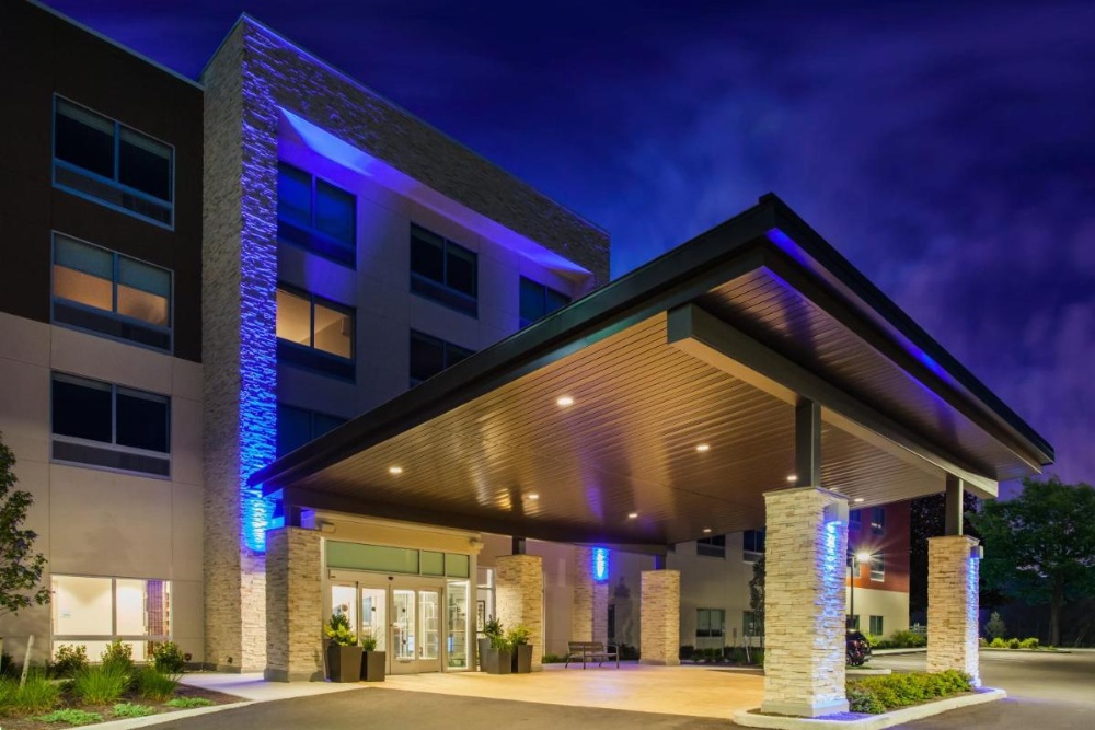 Holiday Inn Express Queensbury - Lake George Area Image 12