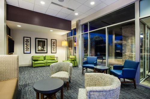 Holiday Inn Express Queensbury - Lake George Area image 27